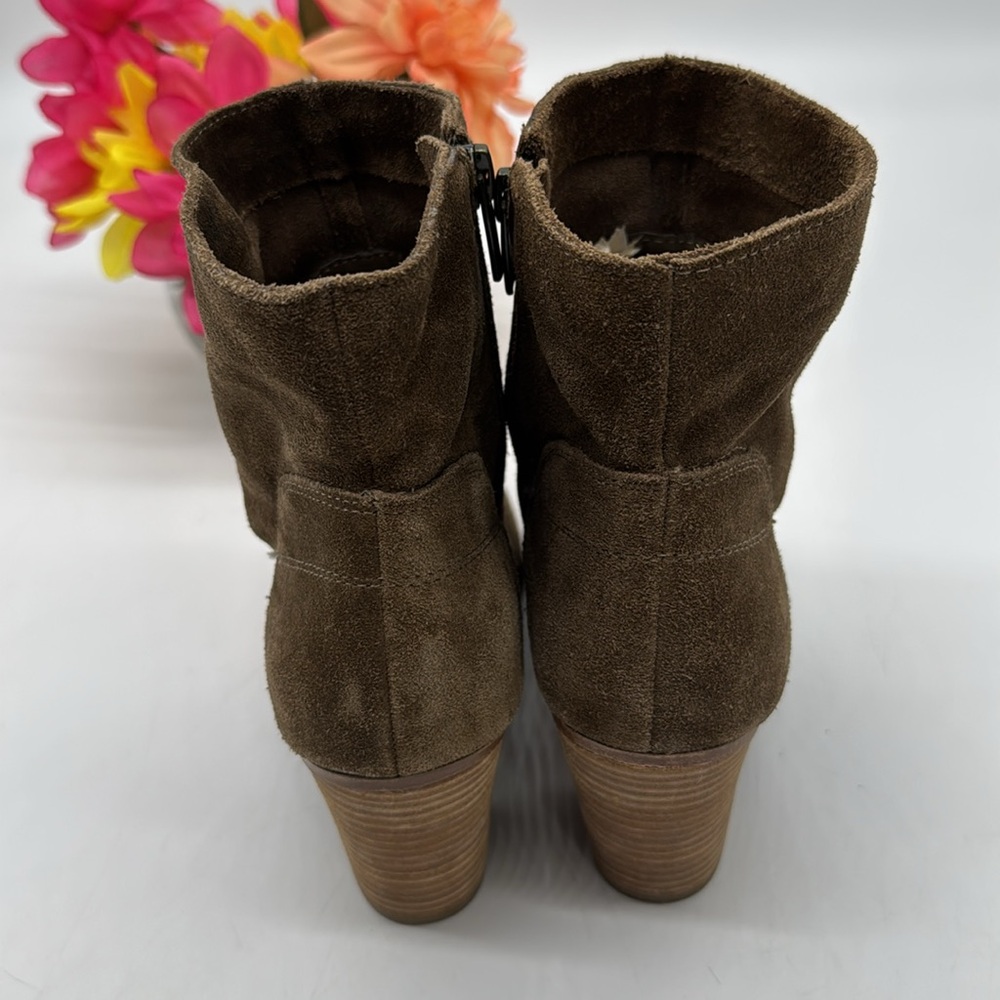 Vince Camuto Brown Suede Ankle Boot Size 8.5 MCA7094K - Picture 3 of 7